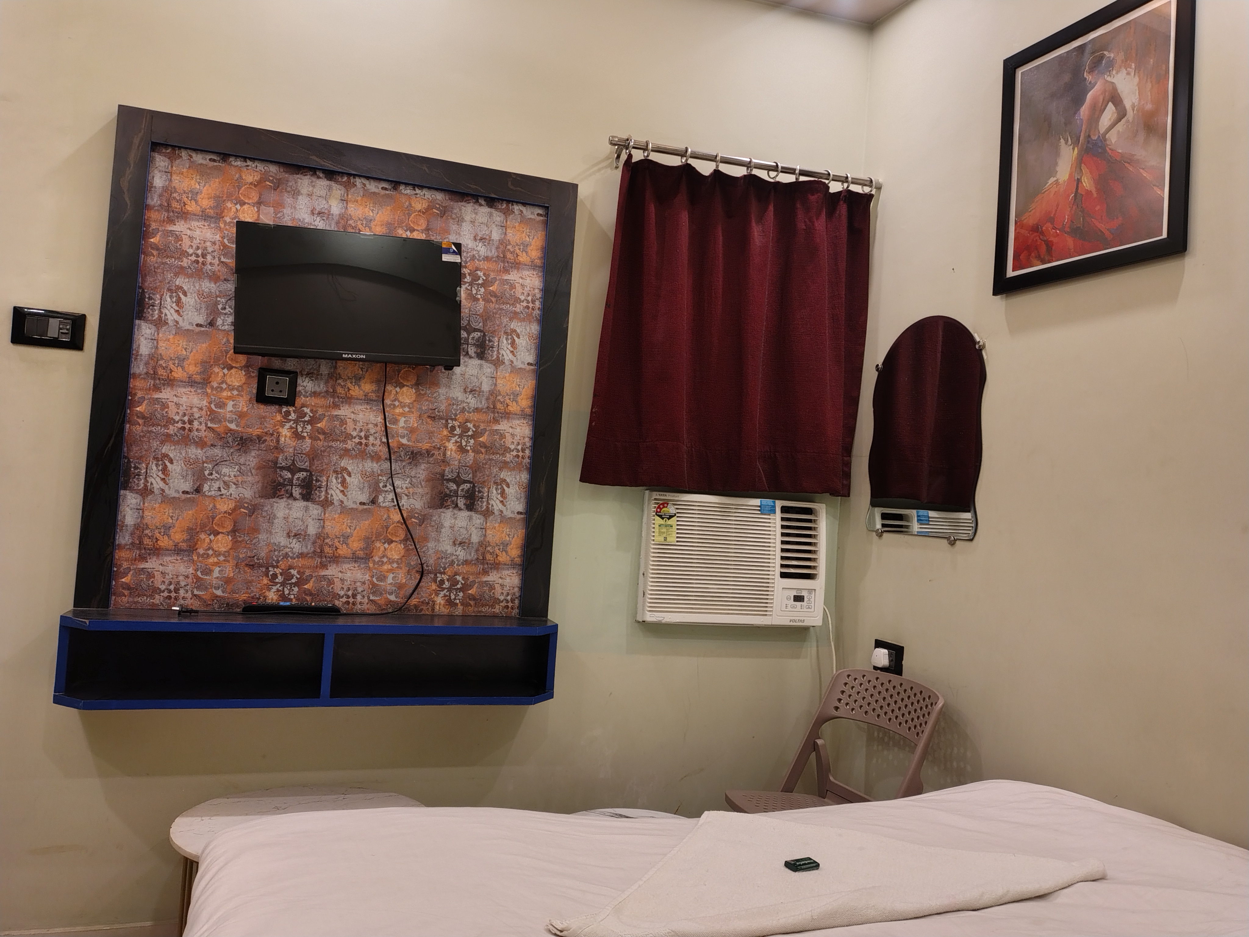 King Bed with City View